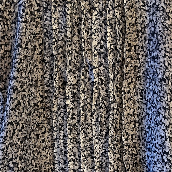 LOFT Women's Blouse - Picture 3 of 5